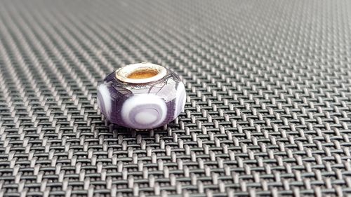 Beads Glas mundgeblasen 925ér Silber für Kette / Armband - schwarz mit weiß grauen Punkten